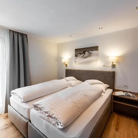 埃尔多拉多公寓 *